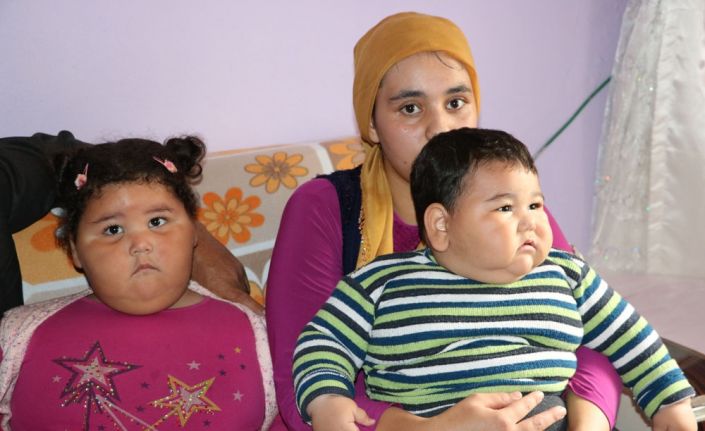 Niğde’de aşırı kilo alan 2 kardeş, teşhisi konulamayan hastalıkları için