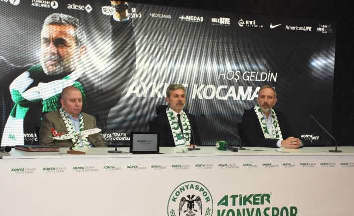 Teknik Direktör Aykut Kocaman, düzenlenen imza töreniyle kendisini 2.5 yıllığına