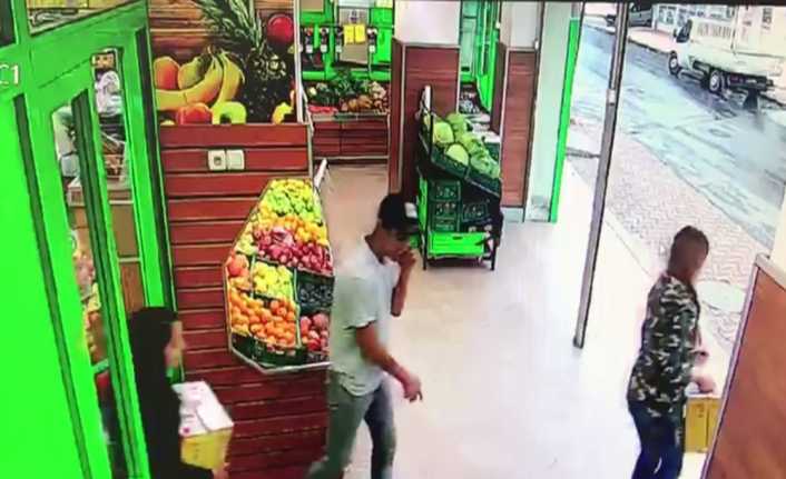İstanbul Sultanbeyli’de 3’ü kadın 5 kişilik hırsızlık çetesi aynı taktikle