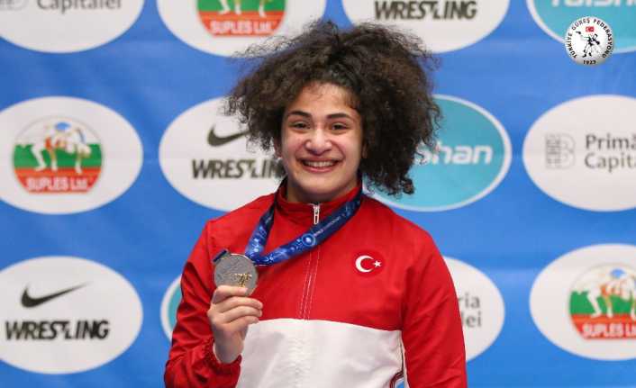 23 Yaş Altı Dünya Güreş Şampiyonası’nda kadınlar 76 kiloda mindere