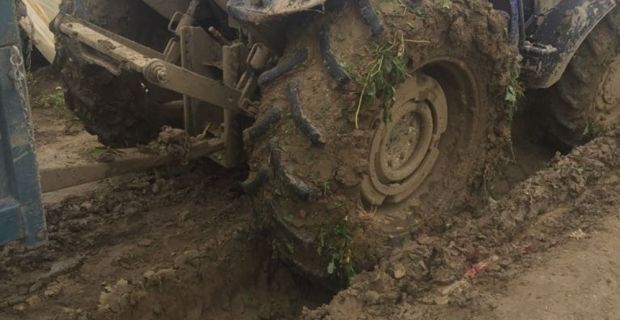 Mersin’in Tarsus ilçesinde babasının kullandığı traktörün altında kalan 13 yaşındaki