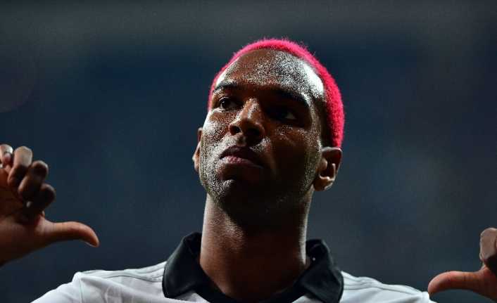 Beşiktaş Kulübü, futbolcusu Ryan Babel’in sosyal medyada taraftara verdiği uygunsuz