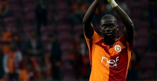 Galatasaray'ın Senegalli futbolcusu Badou Ndiaye, teknik direktör Fatih Terim'in kendileri