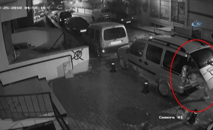 İstanbul Güngören’de bir hırsız, kilidini açarak bagajdan girdiği araçta bin