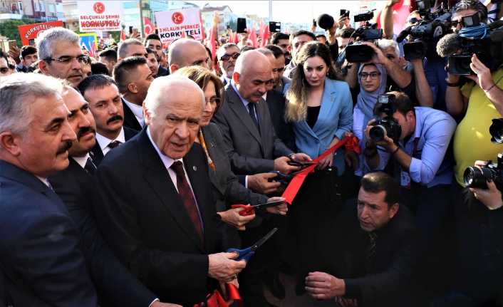 MHP Genel Başkanı Devlet Bahçeli, partisinin Antalya İl Başkanlığı binasının