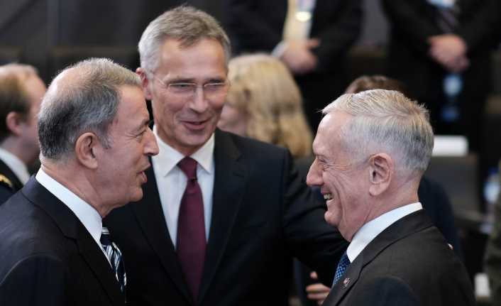 Milli Savunma Bakanı Hulusi Akar, Belçika’da düzenlenen NATO Savunma Bakanları