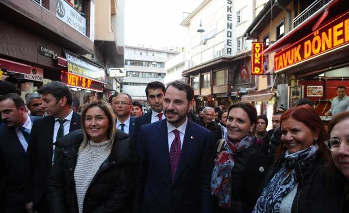 Bakan Albayrak Bursa’da bir dizi ziyaret gerçekleştirdi Hazine ve Maliye Bakanı Berat Albayrak, Bursa’da bir dizi ziyaret