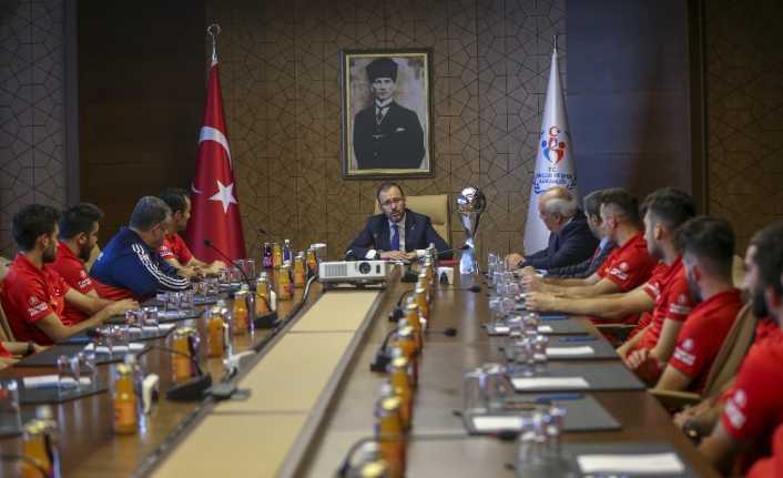 Gençlik ve Spor Bakanı Dr. Mehmet Muharrem Kasapoğlu, Meksika’da düzenlenen