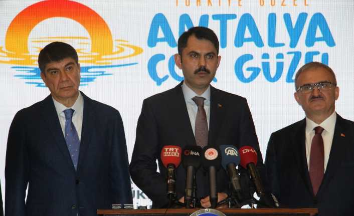 Dicle Barajı hakkında açıklama yapan Çevre ve Şehircilik Bakanı Murat