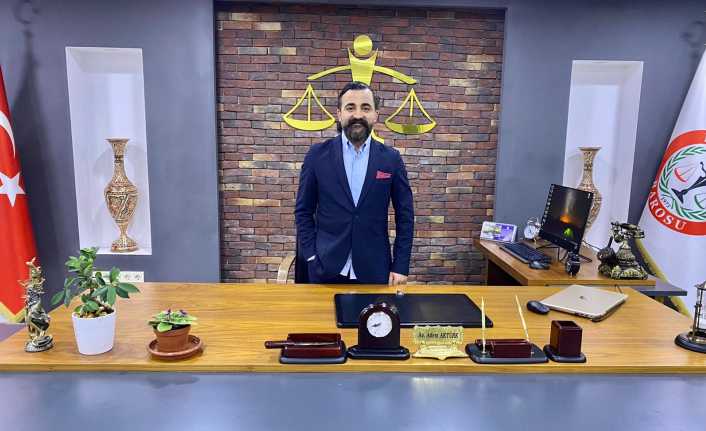 Erzincan Baro Başkanı Adem Aktürk mazbatasını alarak göreve başladı.