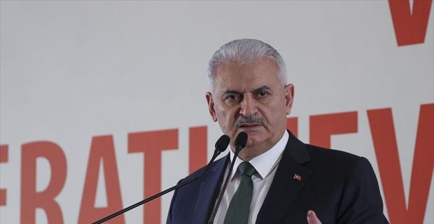 Başbakan Yıldırım, "Türkiye, karanlık ellerin kirli oyunuyla diz çöktürülmeye çalışılıyor.