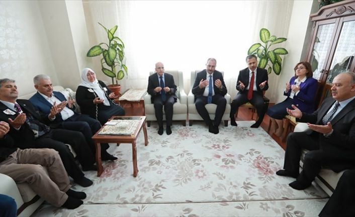 Başbakan Yıldırım, İzmir'de kimlik kontrolü sırasında asker kaçağı olduğu anlaşılan