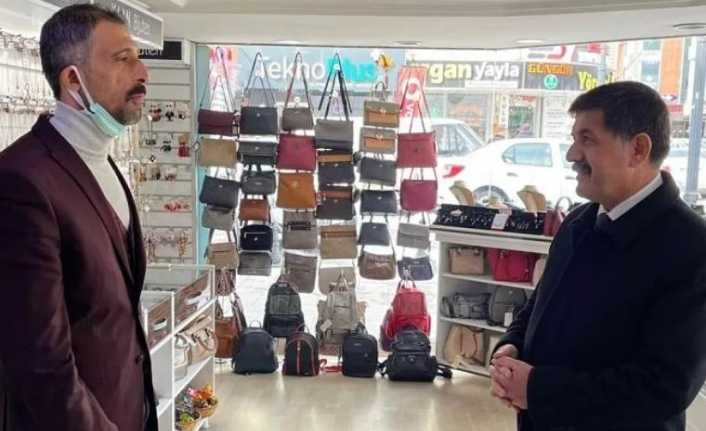 Erzincan Belediye Başkanı Bekir Aksun belirli zamanlarda gerçekleştirdiği esnaf gezilerine