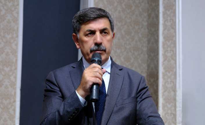 Erzincan Belediye Başkanı Bekir Aksun, Belediye çalışanları ile bir
araya gelerek