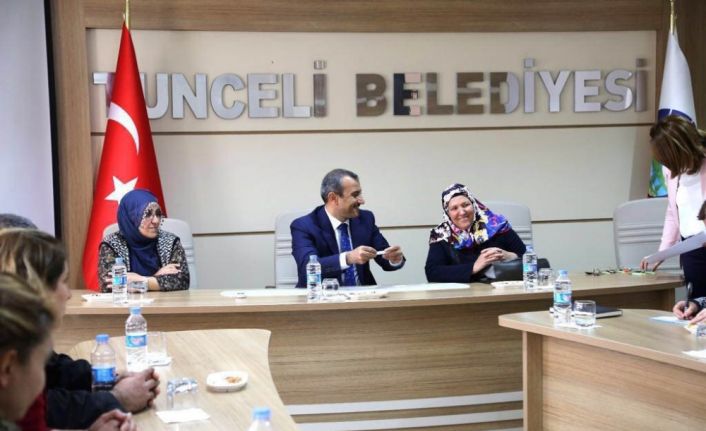 Tunceli’de belediyeye ait 12 konutla ilgili örnek karar alan Vali