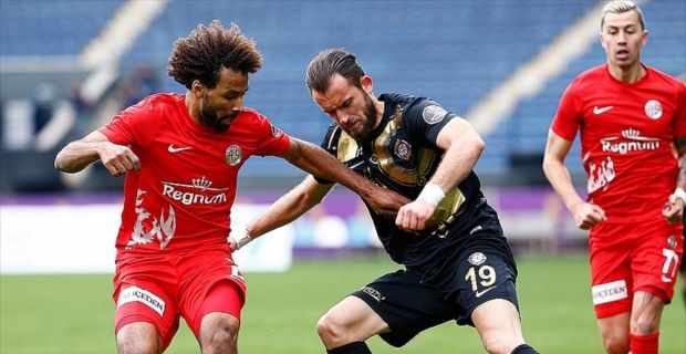 Spor Toto Süper Lig'in 23. haftasında Osmanlıspor ile Antalyaspor 0-0