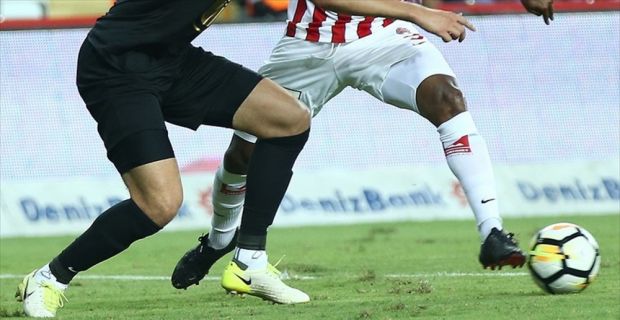 Spor Toto Süper Lig'de alt sıralardan uzaklaşmaya çalışan Osmanlıspor ile