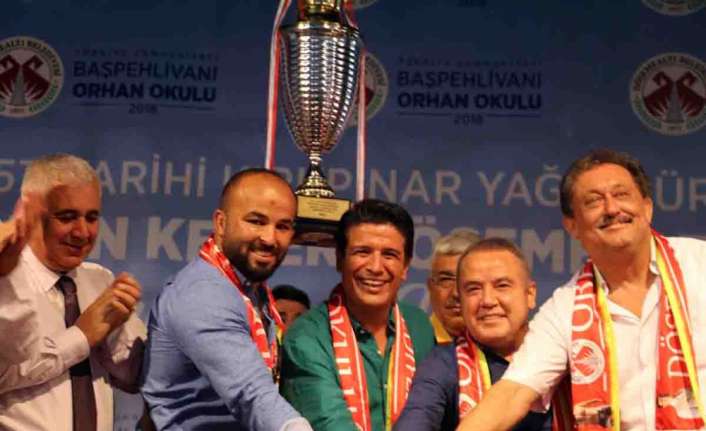 Edirne’de bu yıl 657’ncisi düzenlenen Tarihi Kırkpınar Yağlı Güreşleri’nde başpehlivanlığı