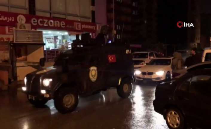 Batman’ın Hilal Mahallesi’nde hücre evine düzenlenen operasyonda teröristler ile güvenlik