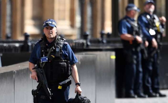 BBC’nin Londra’daki merkez binası önünde park halindeki şüpheli araç üzerine