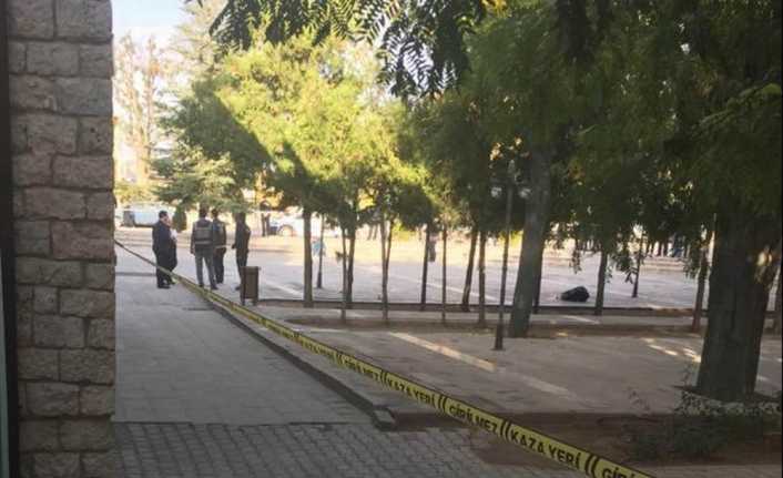 Konya’da Çumra İlçe Belediye Başkanı Mehmet Oğuz uğradığı silahlı saldırıda