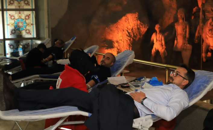 Erzincan Belediyesi çalışanları Kızılay Kan Merkezi’ne Kan bağışında bulunmaya devam