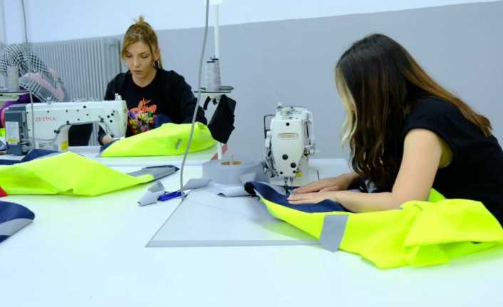 Erzincan Belediyesi Tekstil Üretim Atölyesi Kadın İstihdamına Katkı Sağlıyor.