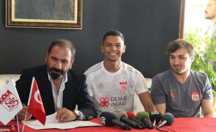 Demir Grup Sivasspor’un Brezilya’nın Santos takımında kadrosuna kattığı 31 yaşındaki