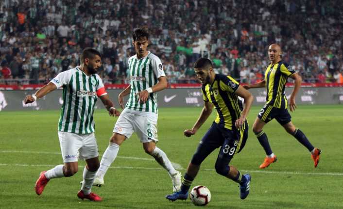 Fenerbahçe’nin yeni transferi Yassine Benzia, Atiker Konyaspor karşısında gösterdiği performansla
