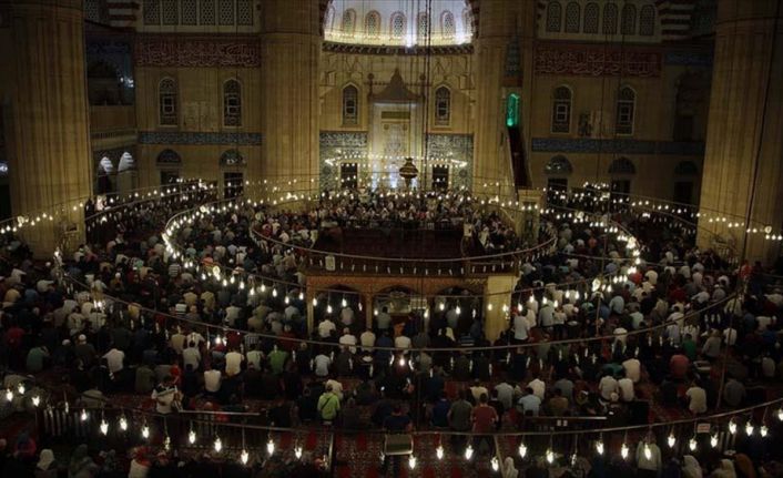 Ramazan ayının habercisi olarak kabul edilen Berat Kandili münasebetiyle yurt