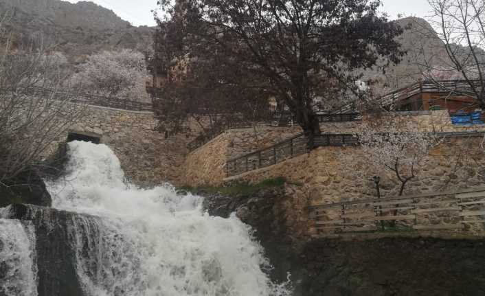 Erzincan’ın Kemaliye İlçesinin en önemli su kaynaklarından biri olan Kadı