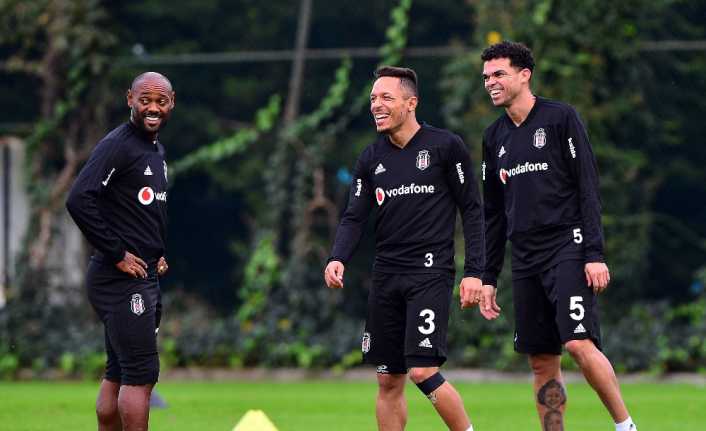 Spor Toto Süper Lig’in 11. hafta mücadelesinde lider Başakşehir’e konuk