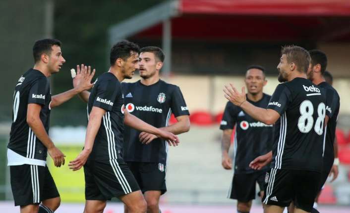 Beşiktaş hazırlık maçında Reading ile 2-2 berabere kaldı.