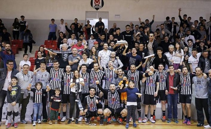 Siyah-beyazlılar, Erkekler Süper Lig'de Antalyaspor'u 32-26 yenerek sezonun bitimine 3
