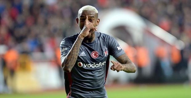 Süper Lig'de Antalyaspor'u deplasmanda 2-1 yenen Beşiktaş'ın gollerini atan Talisca'nın