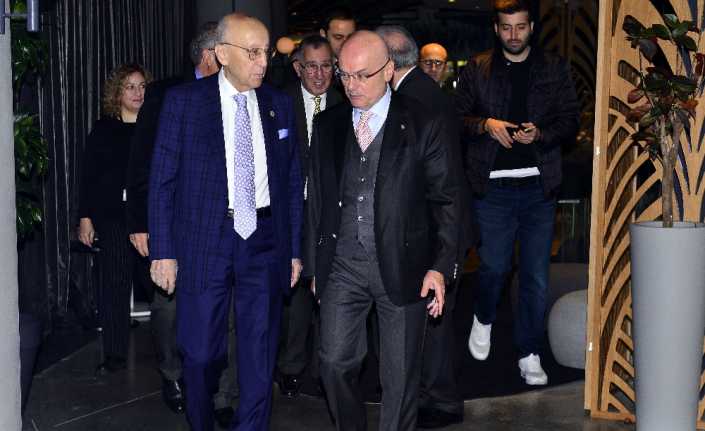 Beşiktaş Divan Kurulu Başkanı Tevfik Yamantürk ile Fenerbahçe Divan Kurulu