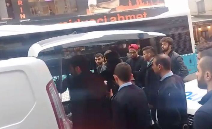 İstanbul Beşiktaş’ta bir restorana yemek yemeye gelen iki grup arasında