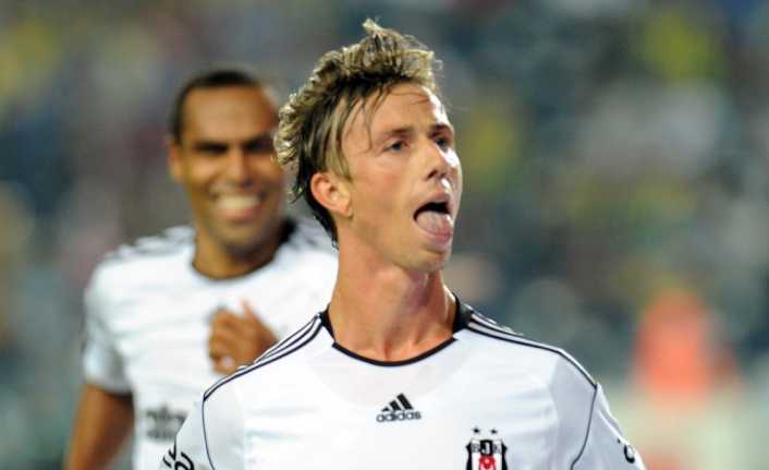 Son 11 sezonda derbi maçlardan önceki haftalarda 9 kez kırmızı