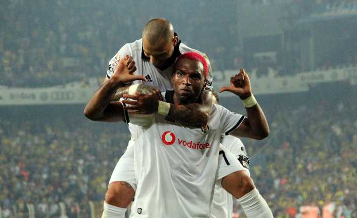 Beşiktaş’ta Babel şoku yaşanıyor. Milli takımda sakatlanan Hollandalı oyuncunun sağ