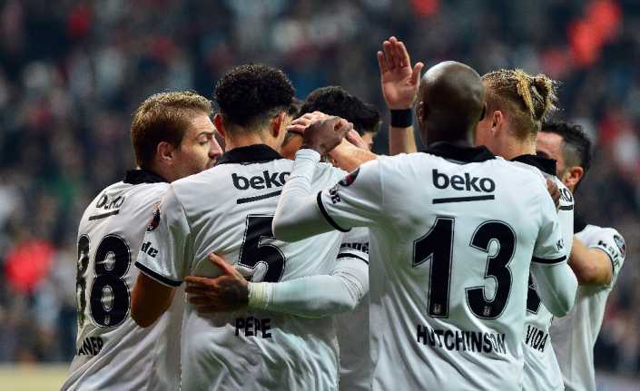 Beşiktaş’ta Galatasaray derbisi öncesinde tam anlamıyla sıkıyönetim ilan edildi. Sakatlıkları