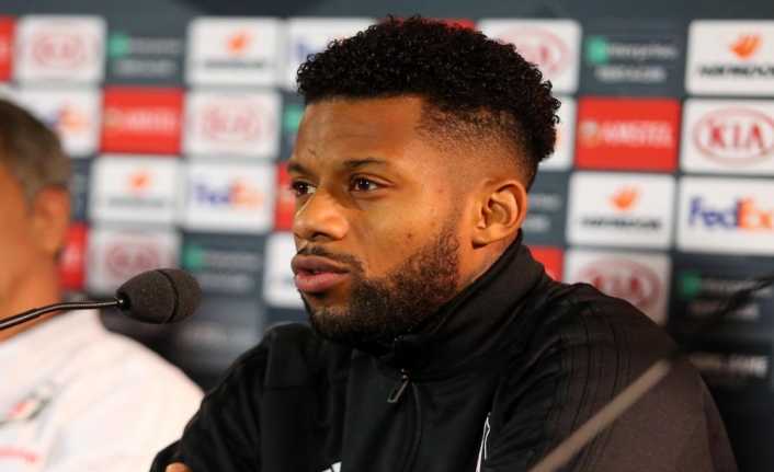 Genk maçının ilk yarısında sakatlanan Beşiktaş’ın Hollandalı kanat oyuncusu Lens’in