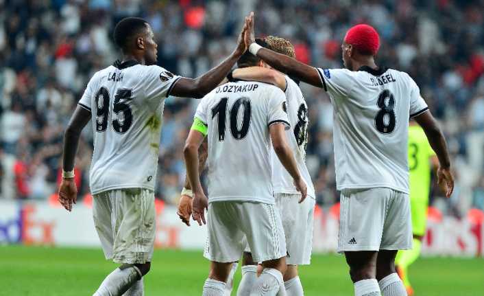 Genk maçında alınan sonuç ve oynanan futbolun ardından taraftarının protesto