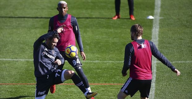 Sezonun ikinci yarısı için Antalya'da hazırlıklarını sürdüren Beşiktaş'ta sakatlıkları bulunan