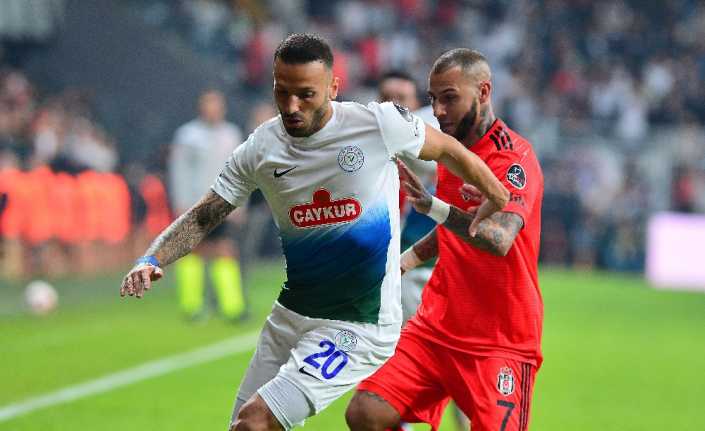 Spor Toto Süper Lig’in 10. hafta karşılaşmasında Beşiktaş, taraftarı önünde