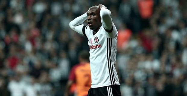 Siyah-beyazlı takımın Kanadalı oyuncusunun, göğüs kafesindeki kaslarda ağrı ve batma