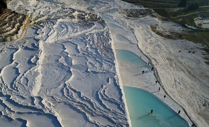 UNESCO Dünya Mirası Listesi'ndeki "beyaz cennet" Pamukkale'ye, yapılan tanıtım çalışmalarıyla
