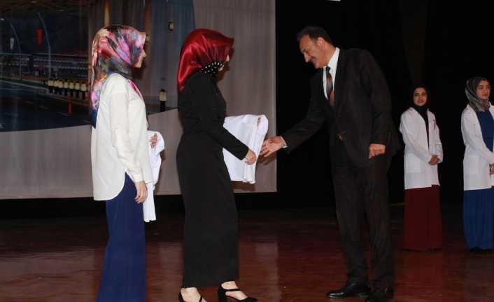 Erzincan Binali Yıldırım Üniversitesi Eczacılık Fakültesi tarafından birinci sınıf öğrencileri