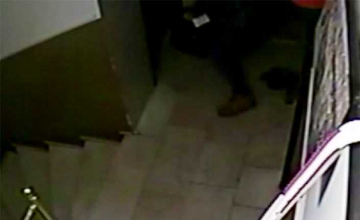 İstanbul Beyoğlu’nda iki gün arayla bir apartmana dadanan iki hırsız,