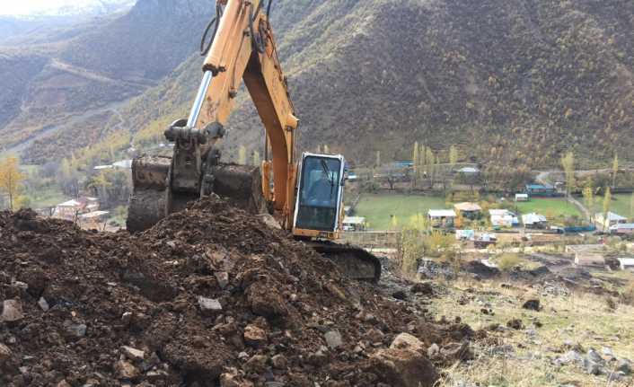 Şırnak’ın Beytüşşebap ilçesinde günlerdir etkili olan şiddetli yağmurun neden olduğu