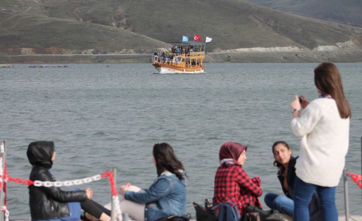 Bayburt’un Demirözü ilçesinde tarım arazilerinin sulanması için inşa edilen ve